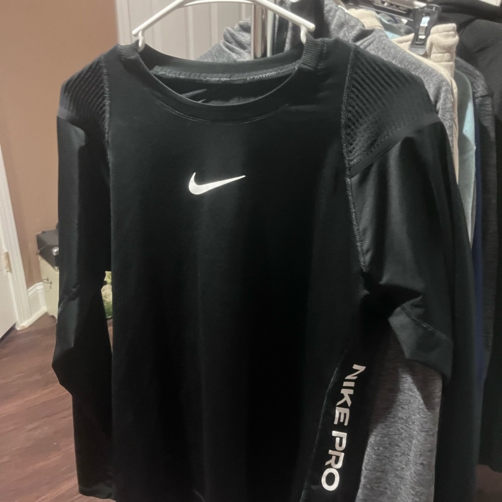 Nike AeroAdapt Black Performance Shirt